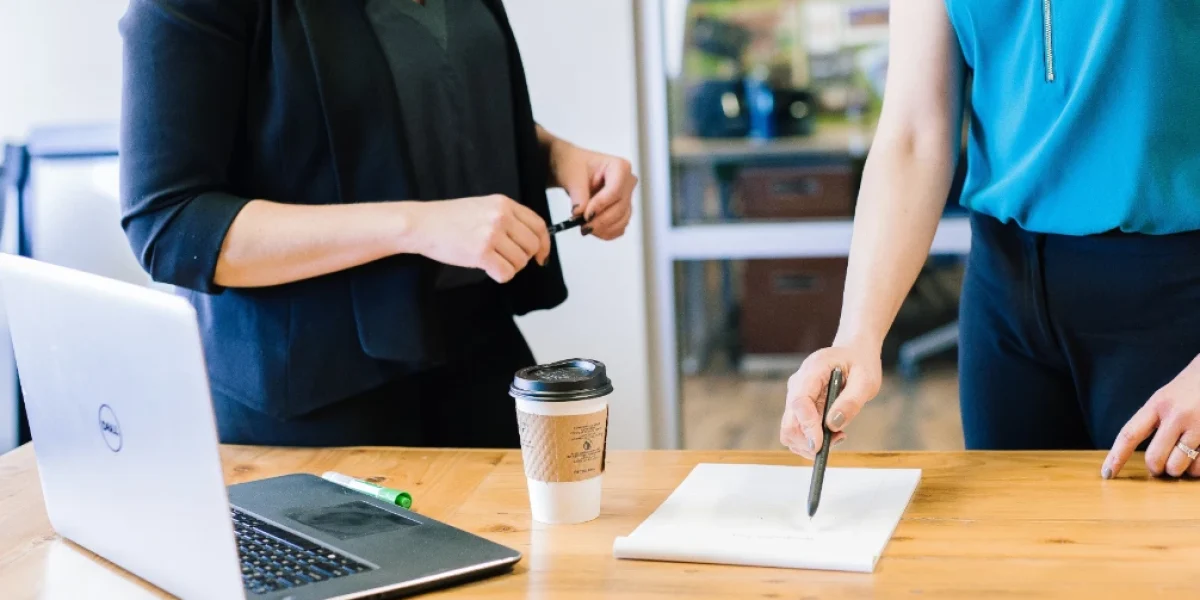 Marketing é uma maratona. Ninguém confia em alguém que conheceu à 5 minutos. Marketing é uma maratona. Ninguém confia em alguém que conheceu à 5 minutos.